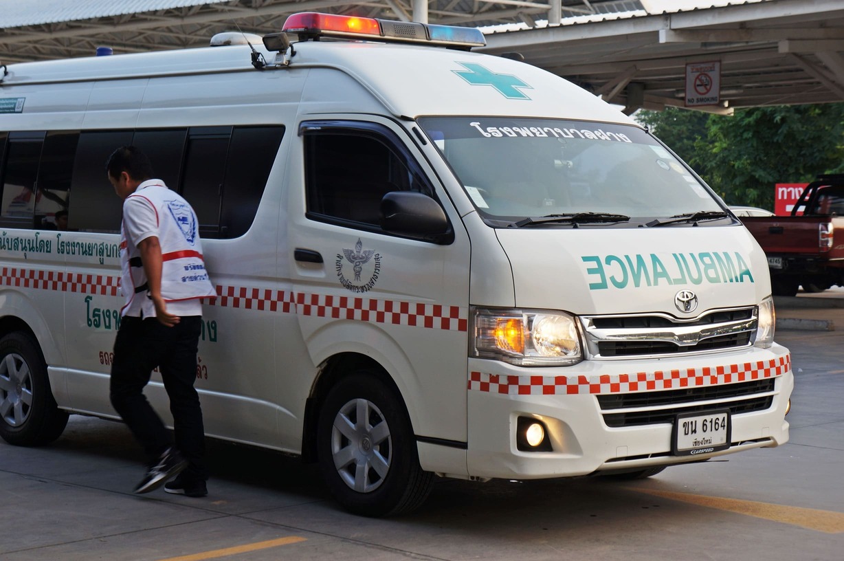 mobil ambulance 1